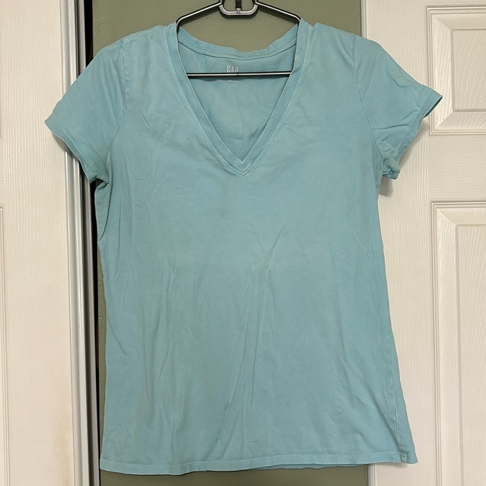 GAP Women’s V Neck Short Sleeve Shirt, Size Small, Great Condition!